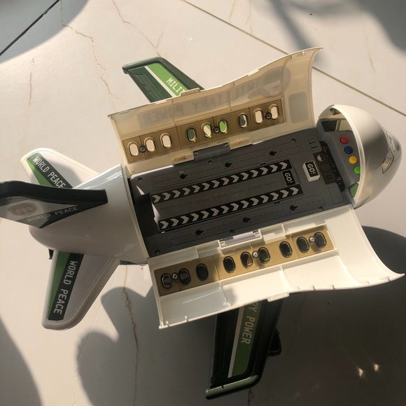 Toy plane - Picture 2 of 3